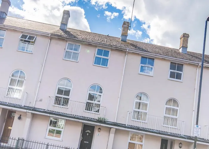 Town Or Country - Jessie Terrace House