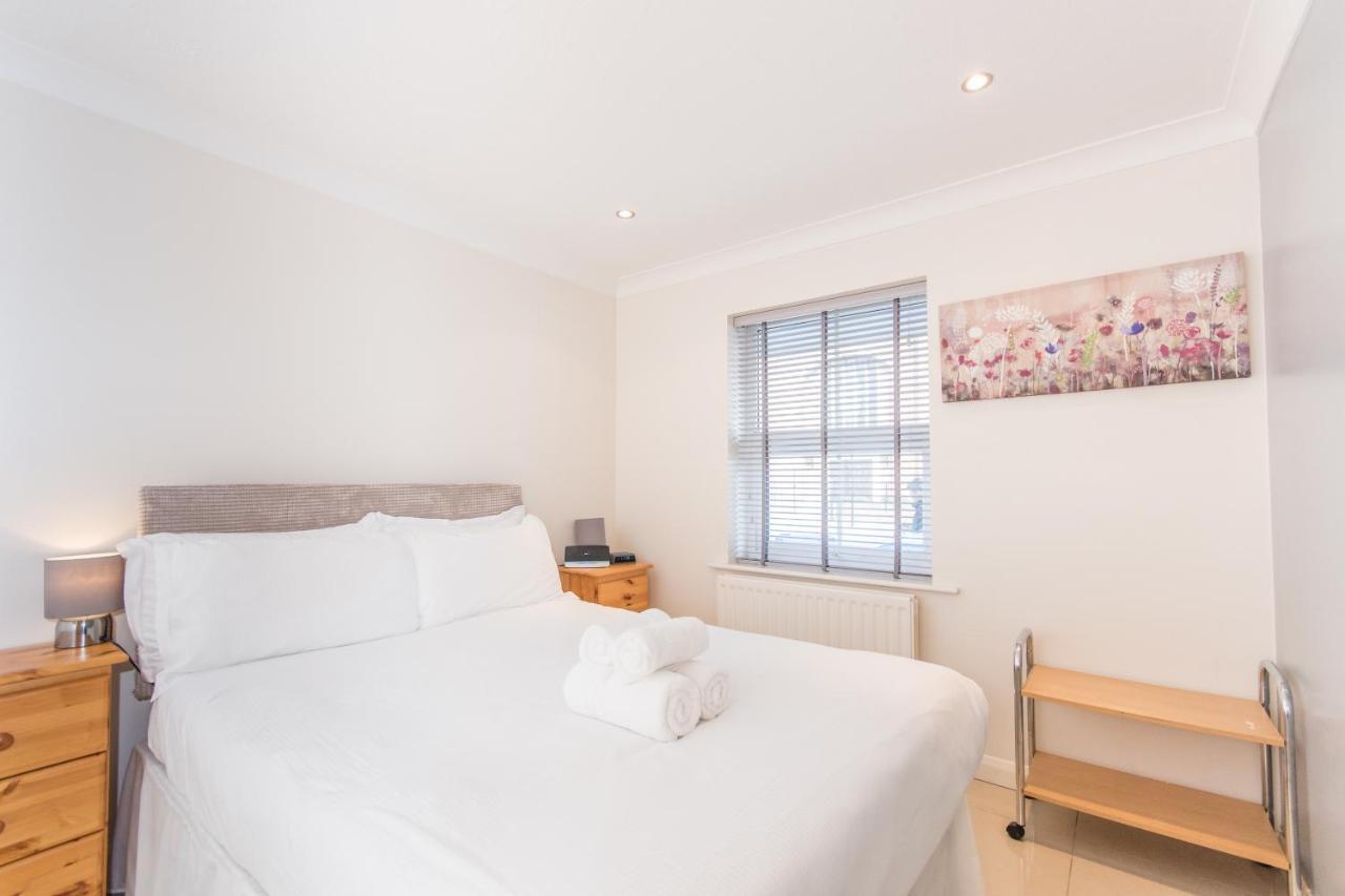 Town Or Country - Jessie Terrace House *